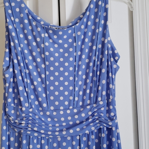 Dress - Picture 2 of 6